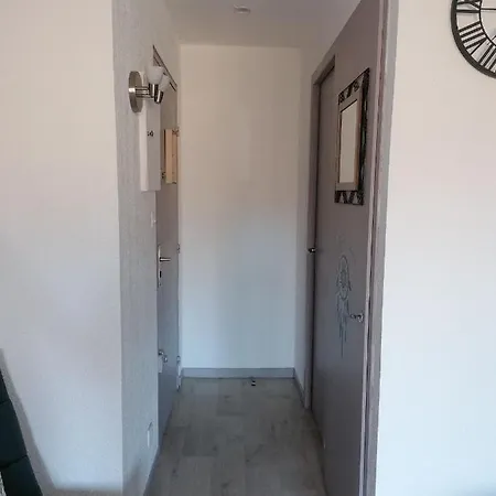아파트 Joli Studio De 30m2 아그